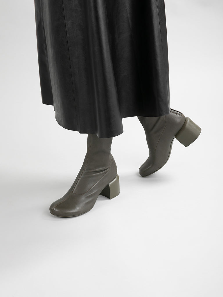 ETHEL 016 - Black Leather Stretch Boots