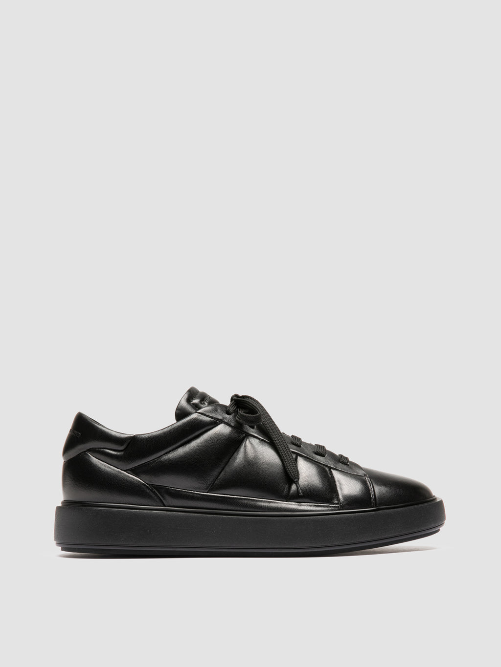 LEISURE 003 - Black Leather Sneakers