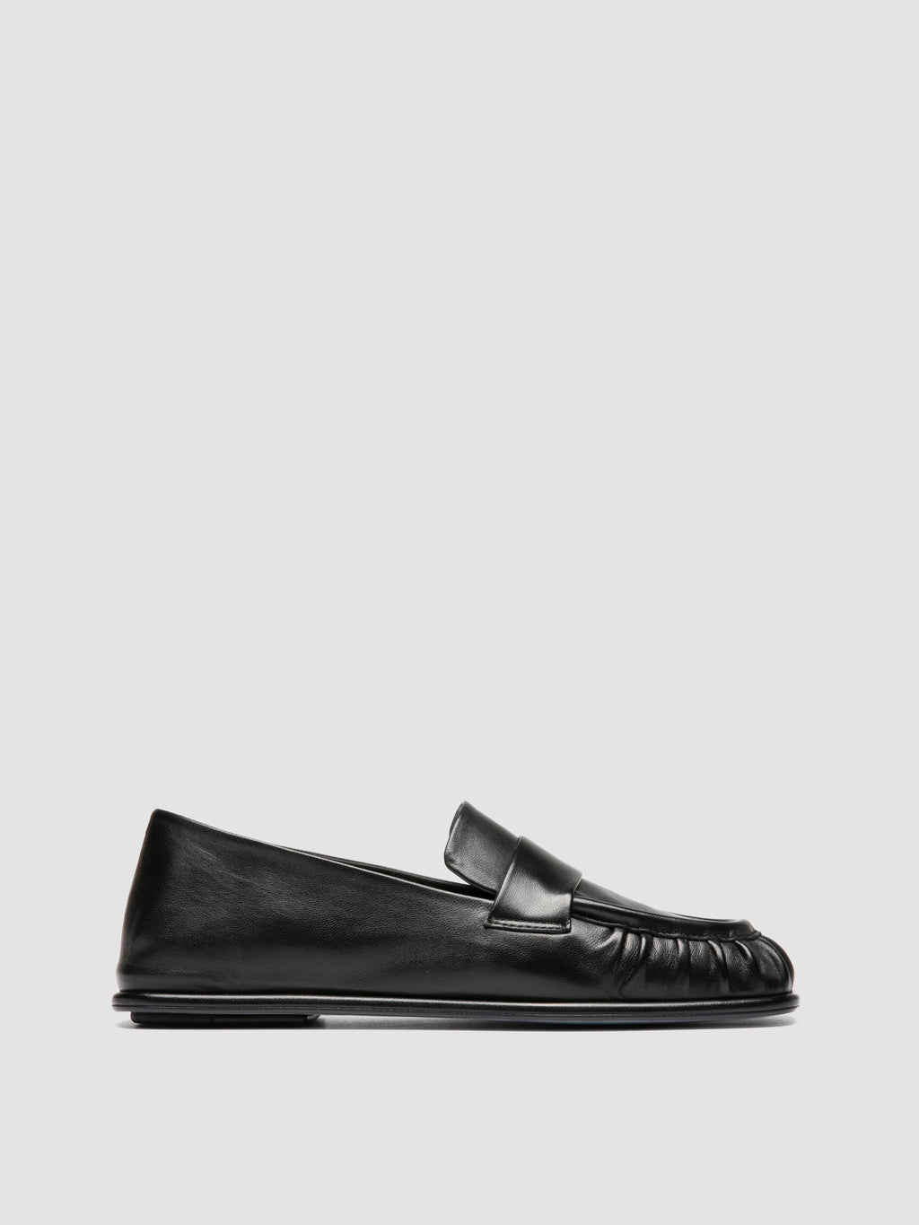 CLOVER 005_W - Schwarze Pennyloafer aus Leder - image 1,side view