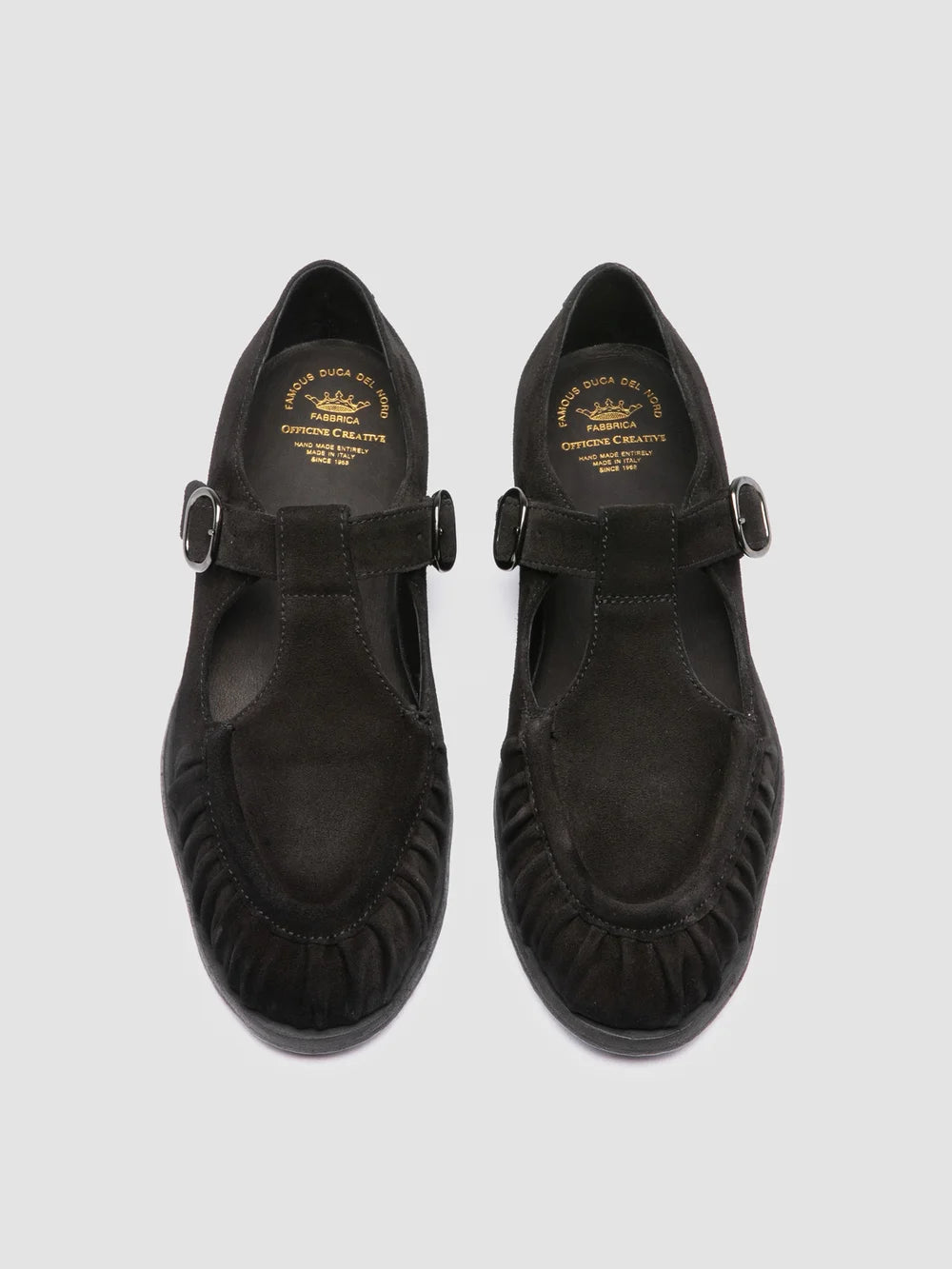SOLITUD /115 - Scarpe con Cinturino a T in Pelle Scamosciata Nera - image 2,side view