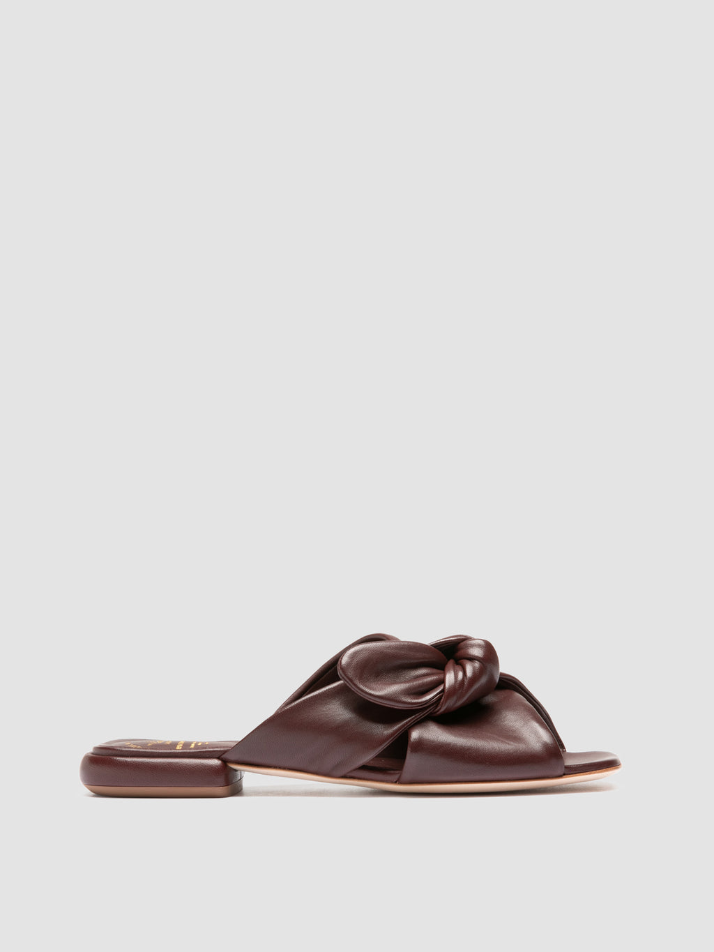 SUKI 007 - Slide in Pelle Bordeaux - image 1,side view