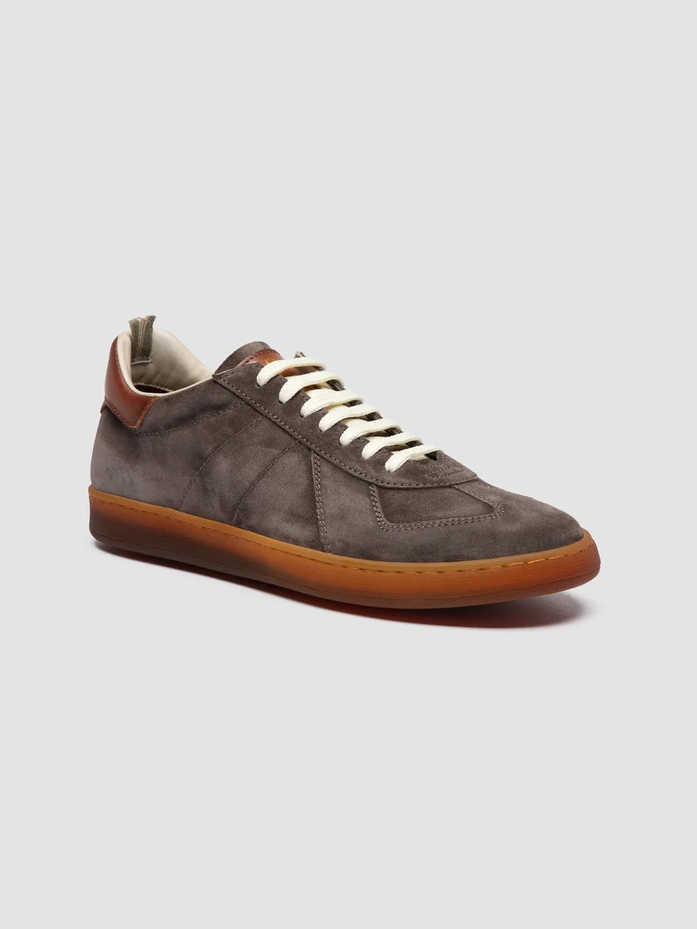 MILITIA 002 - Taupefarbene Sneakers aus Wildleder und Leder - image 3,side view