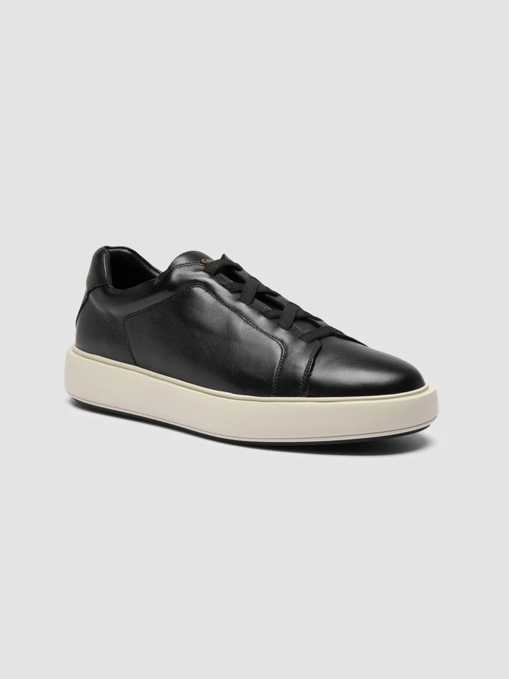 SLOUCH 001 - Schwarze Low-Top-Sneakers aus Leder - image 3,side view