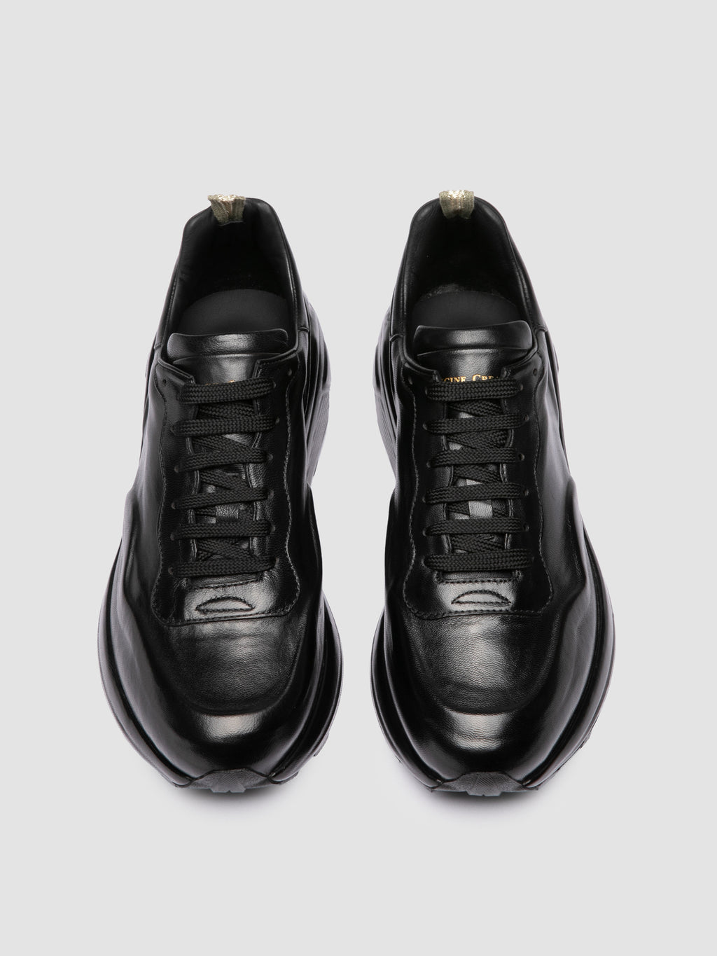 SPHYKE 001 - Schwarze Low-Top-Sneaker aus Leder - image 2,side view